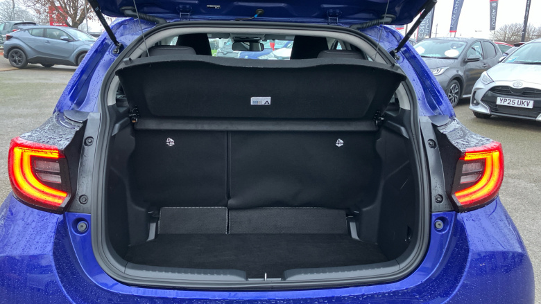 Toyota Yaris 1.5 Hybrid Design 5dr CVT Hybrid Hatchback